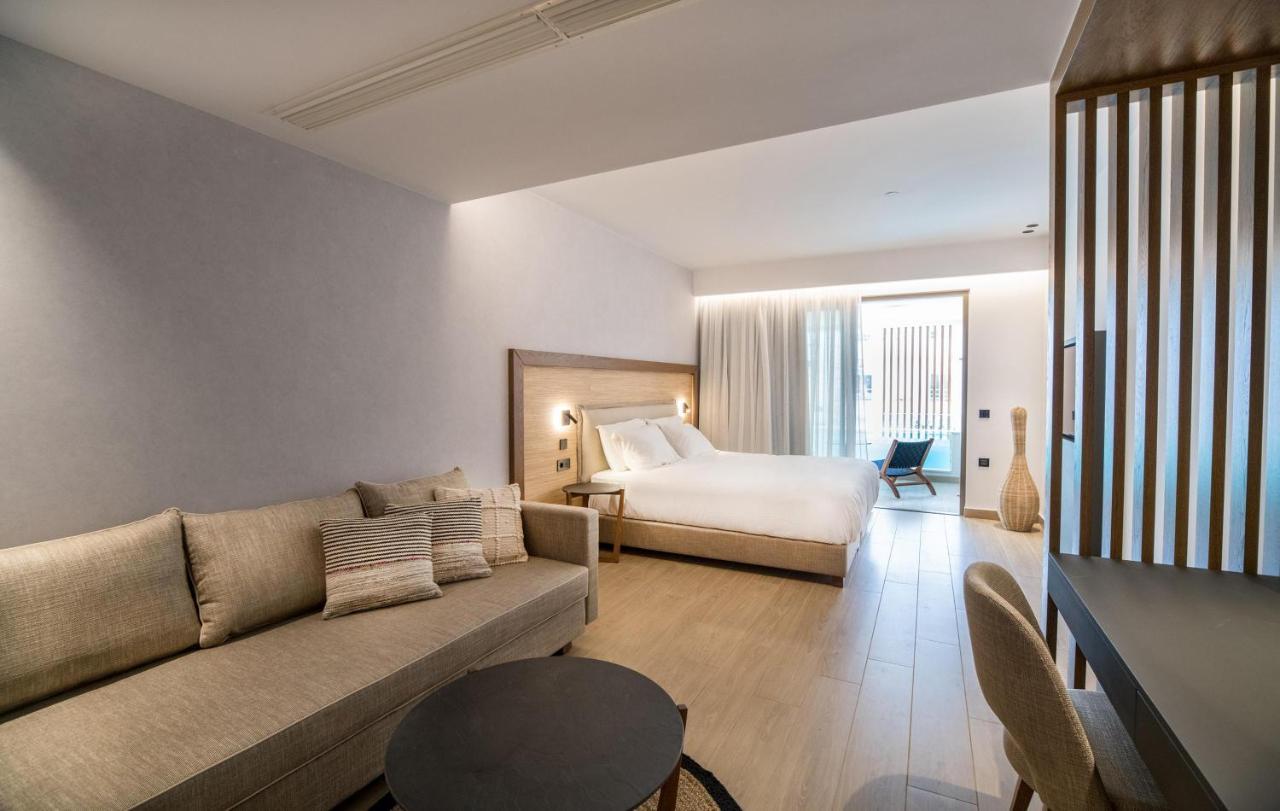 Urban Chic City View Heated Plunge Pool